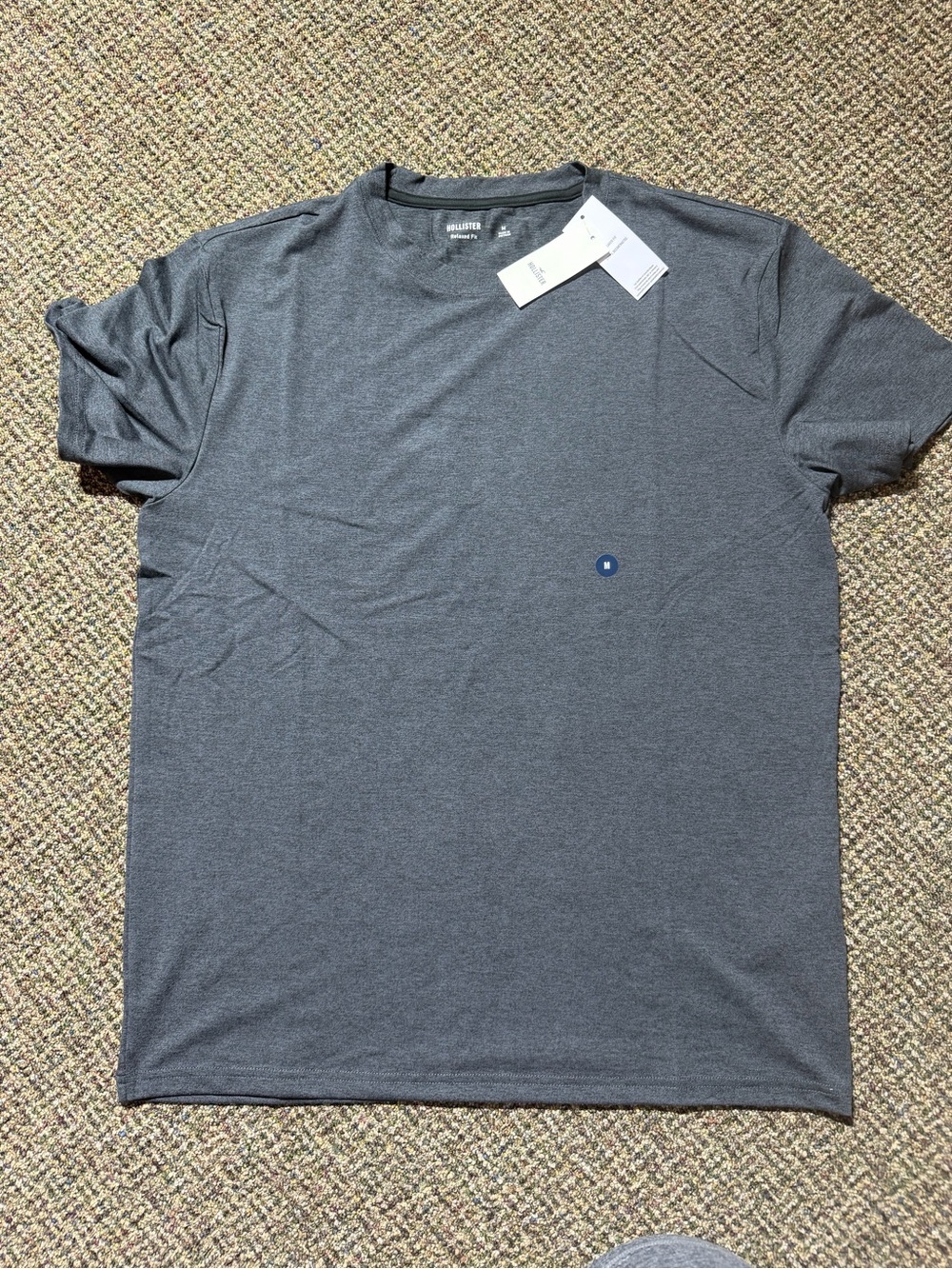 Hollister Mens Relaxed Fit Short Sleeve Crew Tee - Charcoal Gray Medium NWT
